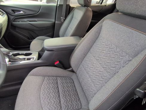 Used 2023 Chevrolet Equinox LT image 18