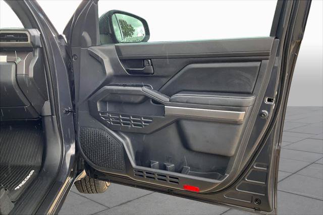Certified 2026 Toyota Tacoma SR5 AWD/4WD image 24