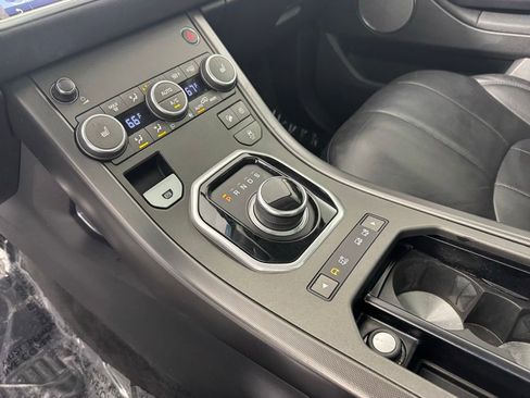 Used 2019 Land Rover Range Rover Evoque SE AWD/4WD image 27