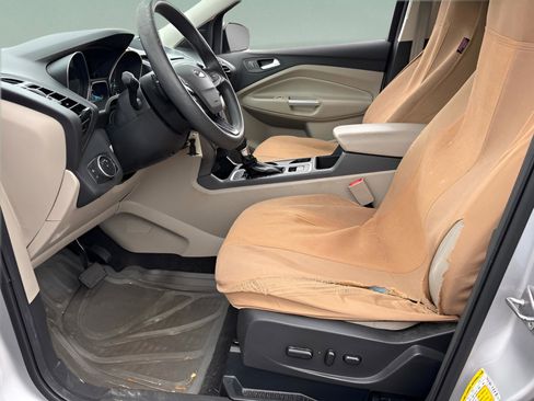 Used 2017 Ford Escape SE image 9