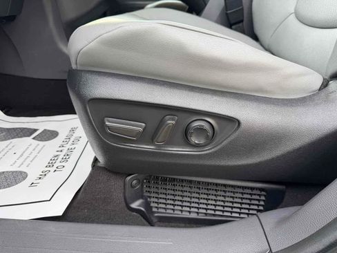 Used 2024 Toyota Sienna XLE image 12
