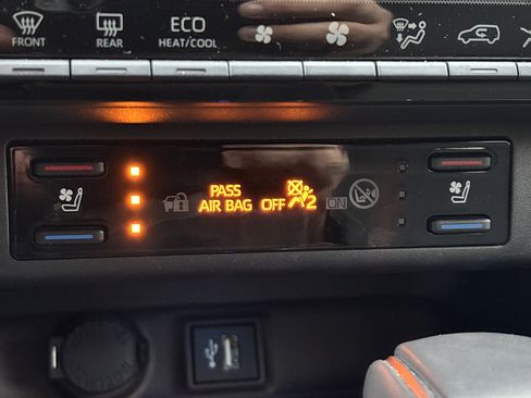 Used 2024 Toyota RAV4 Limited image 28