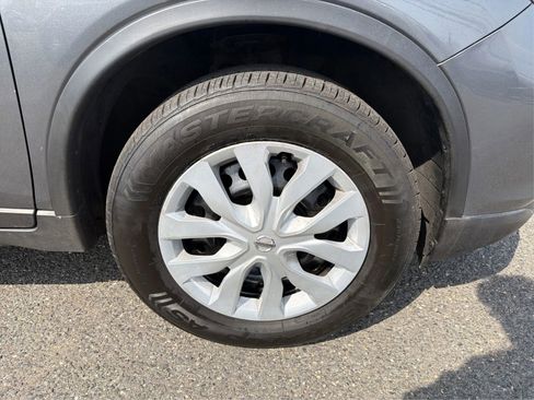 Used 2020 Nissan Rogue S image 13