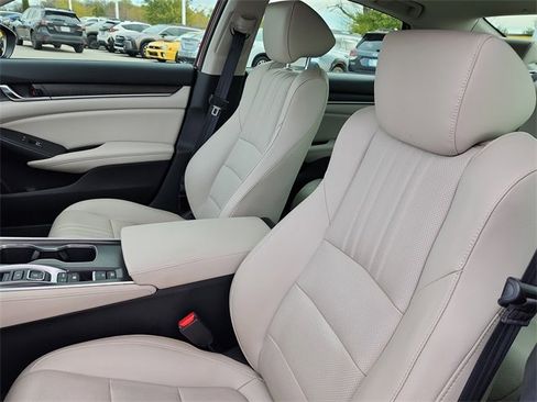 Used 2022 Honda Accord Touring image 13