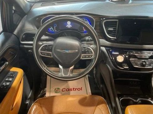 Used 2021 Chrysler Pacifica Pinnacle FWD image 14