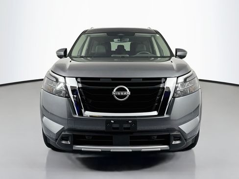 Used 2025 Nissan Pathfinder SL AWD/4WD image 2