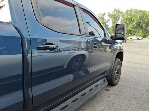 Used 2021 Chevrolet Silverado 1500 LT Trail Boss w/ Convenience Package II AWD/4WD image 9