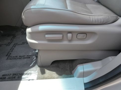 Used 2011 Honda Odyssey EX-L image 17
