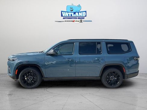 New 2026 Jeep Grand Wagoneer Limited AWD/4WD image 2