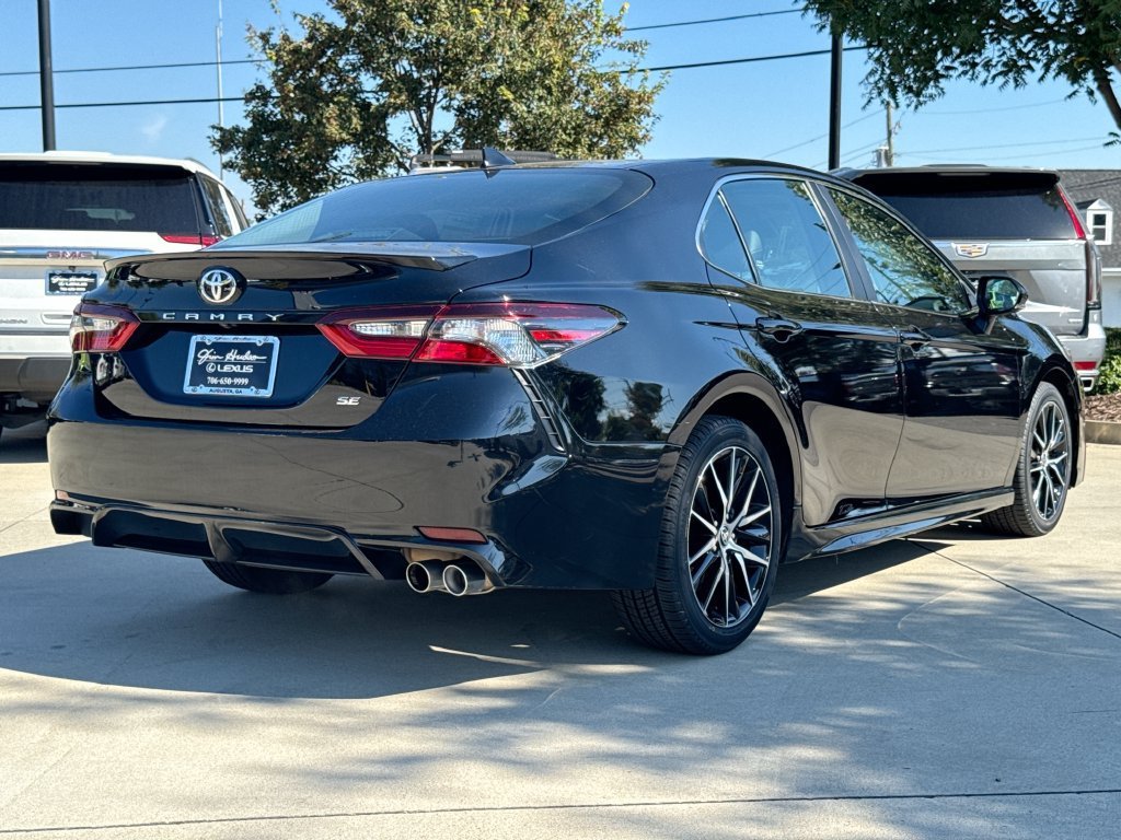 Used 2024 Toyota Camry SE w/ Cold Weather Package FWD image 8