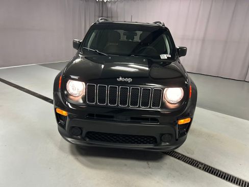 Used 2020 Jeep Renegade Sport w/ Sport Appearance Group FWD image 2