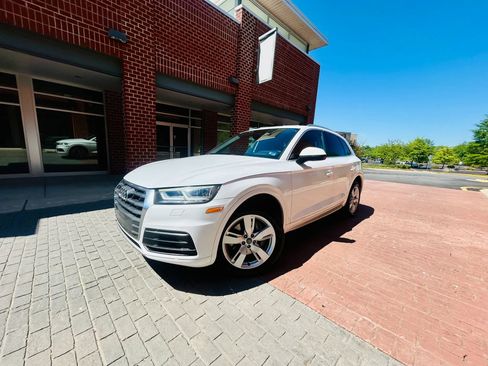 Used 2018 Audi Q5 2.0T Premium Plus w/ Premium Plus Package AWD/4WD image 3