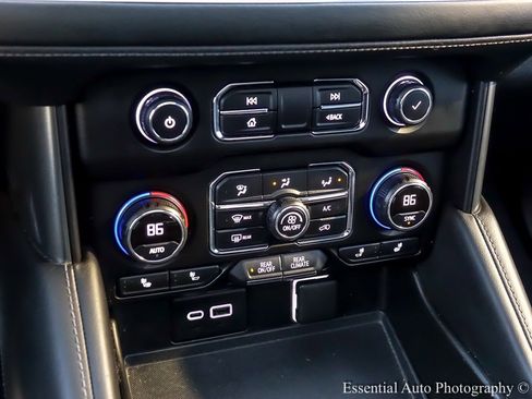 Used 2021 Chevrolet Tahoe LT w/ LT Signature Package image 30