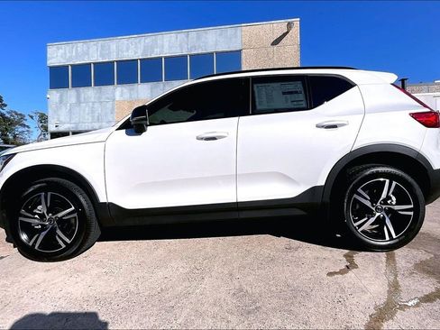 New 2026 Volvo XC40 B5 Core AWD/4WD image 21
