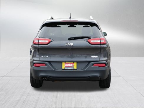 Used 2016 Jeep Cherokee Latitude image 6