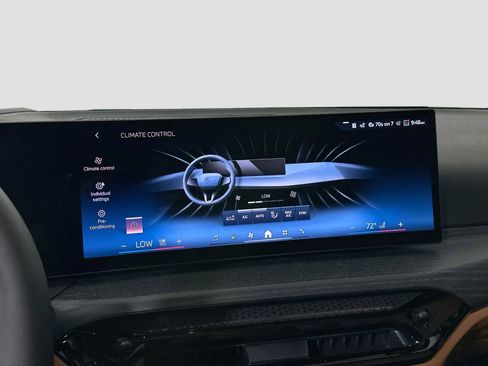 New 2025 BMW 330i Sedan w/ Premium Package image 14