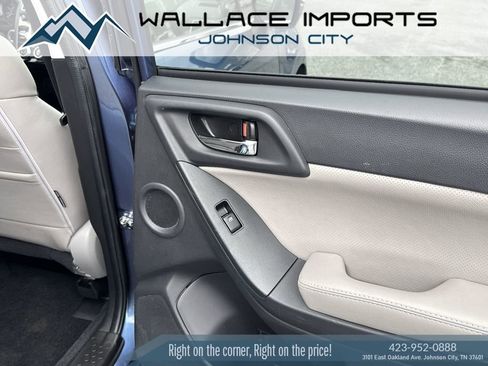 Used 2016 Subaru Forester 2.5i Touring w/ Eyesight & Navigation System AWD/4WD image 43