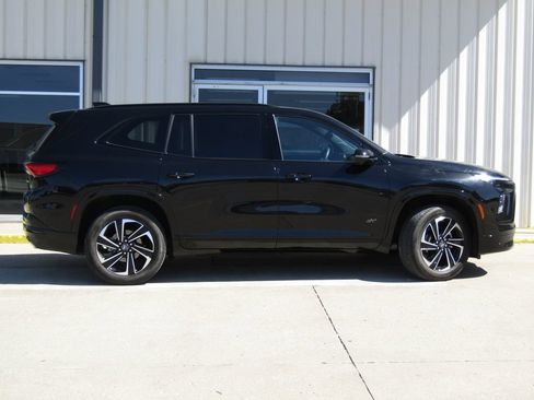 Used 2025 Buick Enclave Sport Touring AWD/4WD image 2