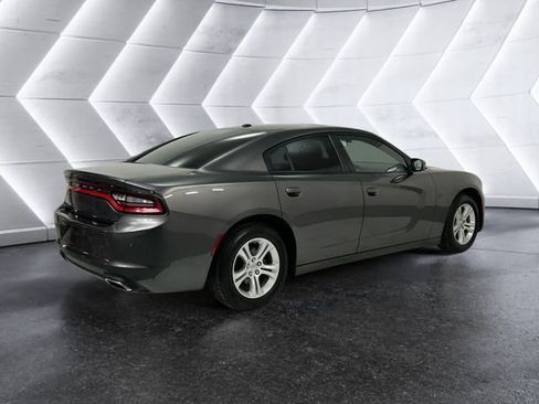 Used 2022 Dodge Charger SXT w/ Leather Interior Group image 4