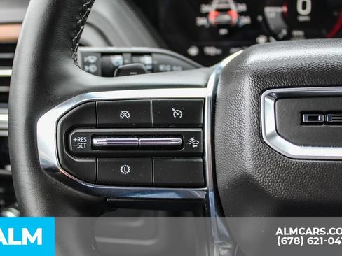 Used 2025 GMC Yukon XL Denali AWD/4WD image 28