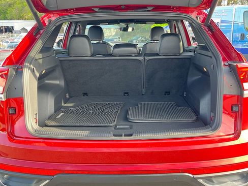 Used 2021 Volkswagen Atlas Cross Sport SE image 25