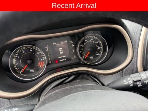 Used 2015 Jeep Cherokee Latitude w/ Cold Weather Group image 10