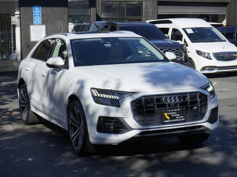 Used 2019 Audi Q8 Prestige w/ Luxury Package image 5