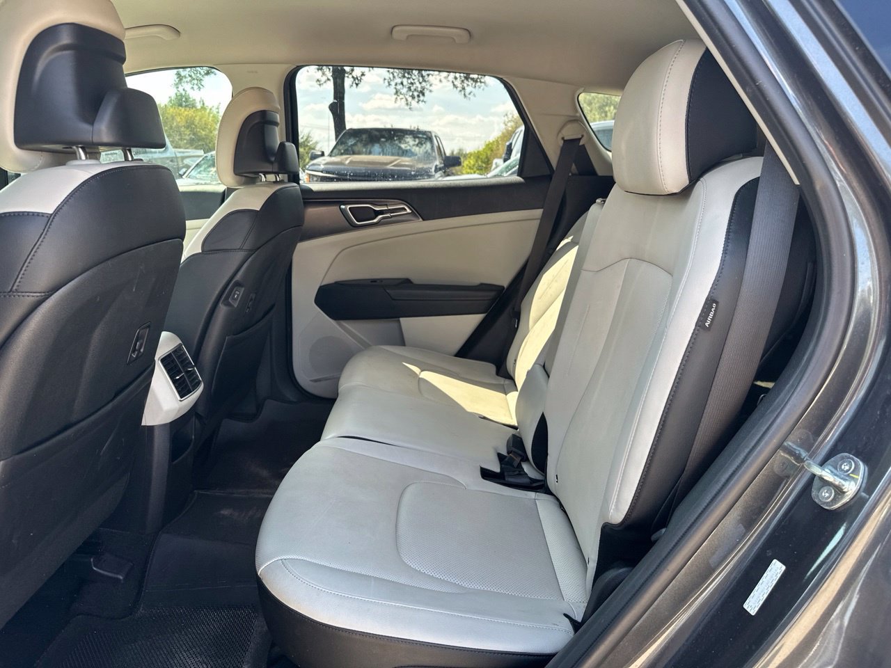 Used 2024 Kia Sportage EX FWD image 23