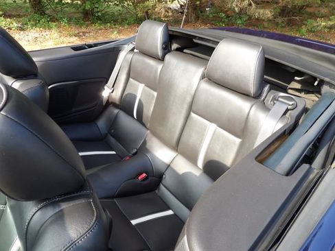 Used 2011 Ford Mustang GT Premium w/ Electronics Pkg RWD image 15