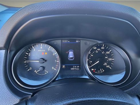 Used 2019 Nissan Rogue SV image 22