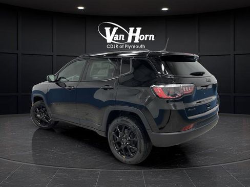 New 2026 Jeep Compass Latitude image 3