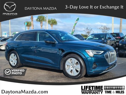 Used 2019 Audi e-tron Prestige w/ Prestige Package image 1