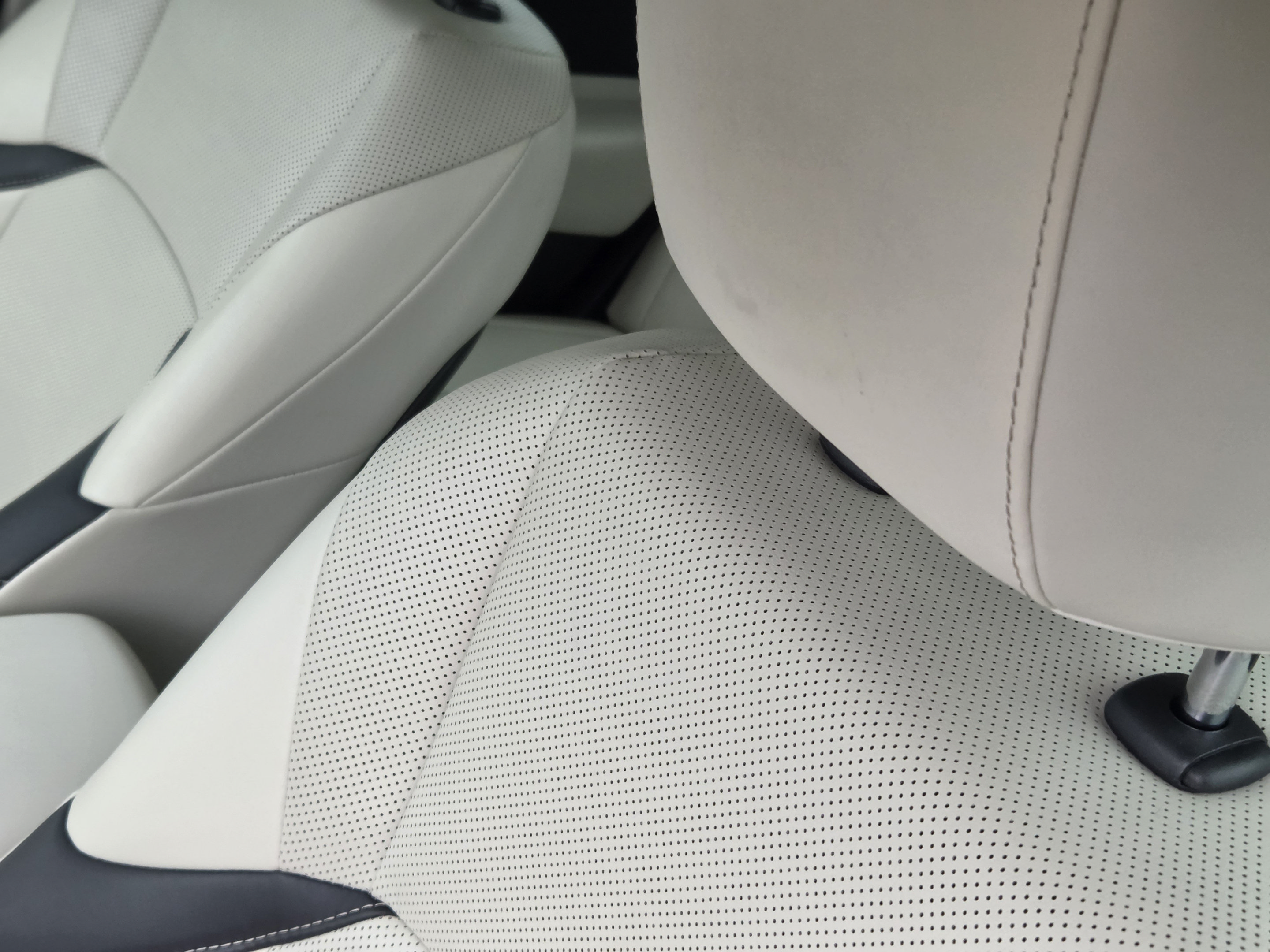 Used 2024 Lexus ES 350 w/ Premium Package FWD image 9