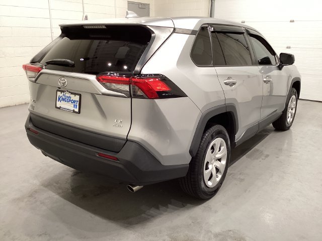 Used 2023 Toyota RAV4 LE AWD/4WD image 8