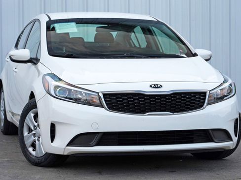 Used 2018 Kia Forte LX image 2