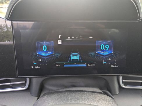 New 2025 Hyundai Elantra SEL image 37