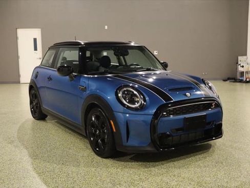 Used 2022 MINI Cooper S w/ Premium Package FWD image 1