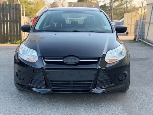 Used 2014 Ford Focus S FWD image 2