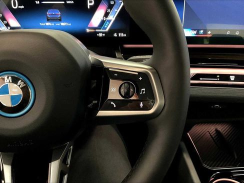 Used 2025 BMW i5 xDrive40 w/ Executive Package image 22