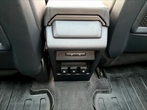 Used 2018 Land Rover Discovery Sport HSE AWD/4WD image 36