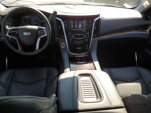 Used 2020 Cadillac Escalade Premium Luxury AWD/4WD image 18