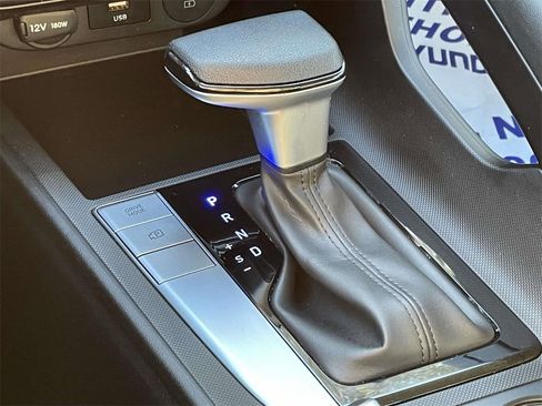 Certified 2024 Hyundai Elantra SEL image 29
