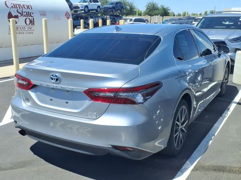 Used 2024 Toyota Camry XLE image 3