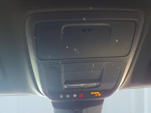 Used 2025 GMC Acadia Elevation image 23