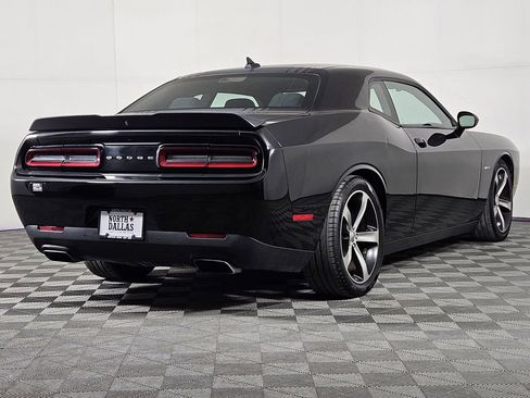 Used 2016 Dodge Challenger R/T RWD image 3