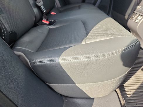 Used 2023 Toyota bZ4X Limited image 31