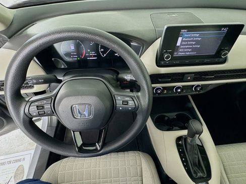 Used 2023 Honda HR-V LX image 11