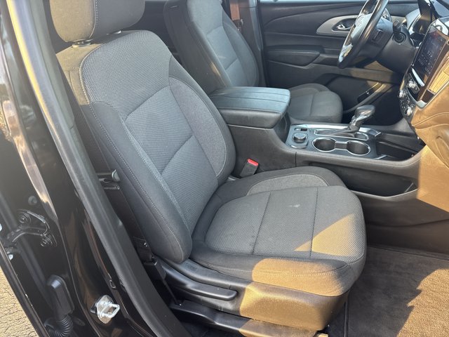 Used 2022 Chevrolet Traverse LT FWD image 15