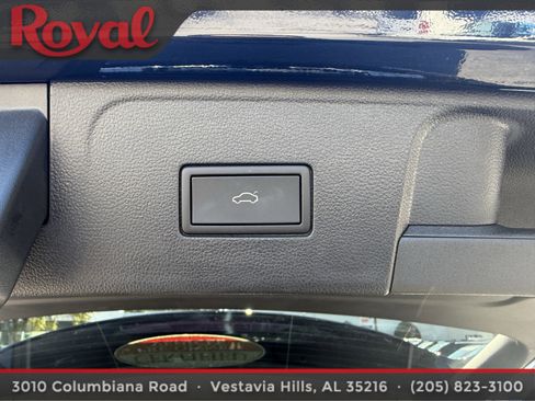 Certified 2025 Volkswagen Atlas SEL Premium R-Line image 12