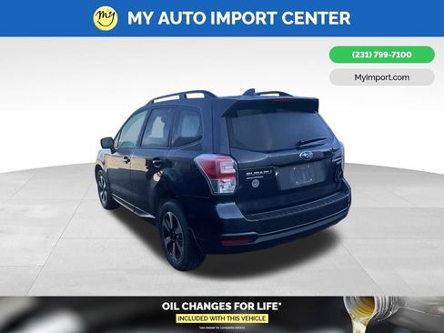 Used 2017 Subaru Forester 2.5i Premium w/ All-Weather Package AWD/4WD image 4
